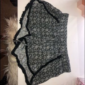 Adorable flowy shorts!!